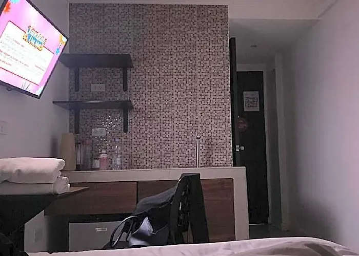 Nest Bgc 2* Manille